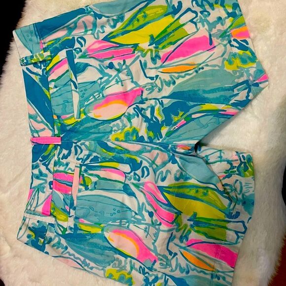 Lilly Pulitzer Pants - Lilly‎ Pulitzer short Size 2